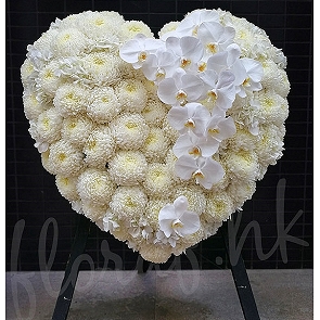 F113 Sympathy Solid Heart Standing  心形花圈花牌 